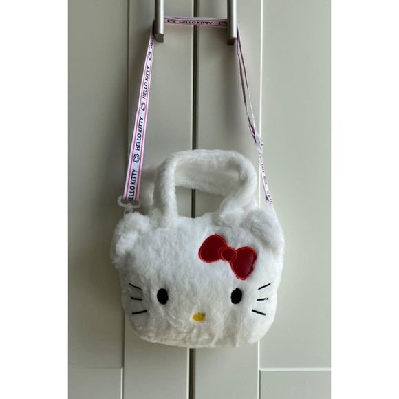 Hello Kitty plush purse with strap - Picture 1 of 6
